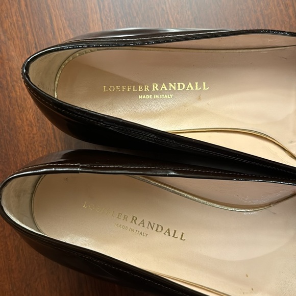 Loeffler Randell Brown Ruffled Toe Timeless Flats - Picture 5 of 9